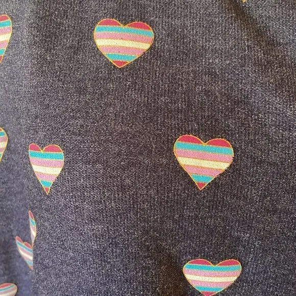 [Chaser] Navy “Heart” Lightweight Sweater - Size Small - Picture 2 of 4